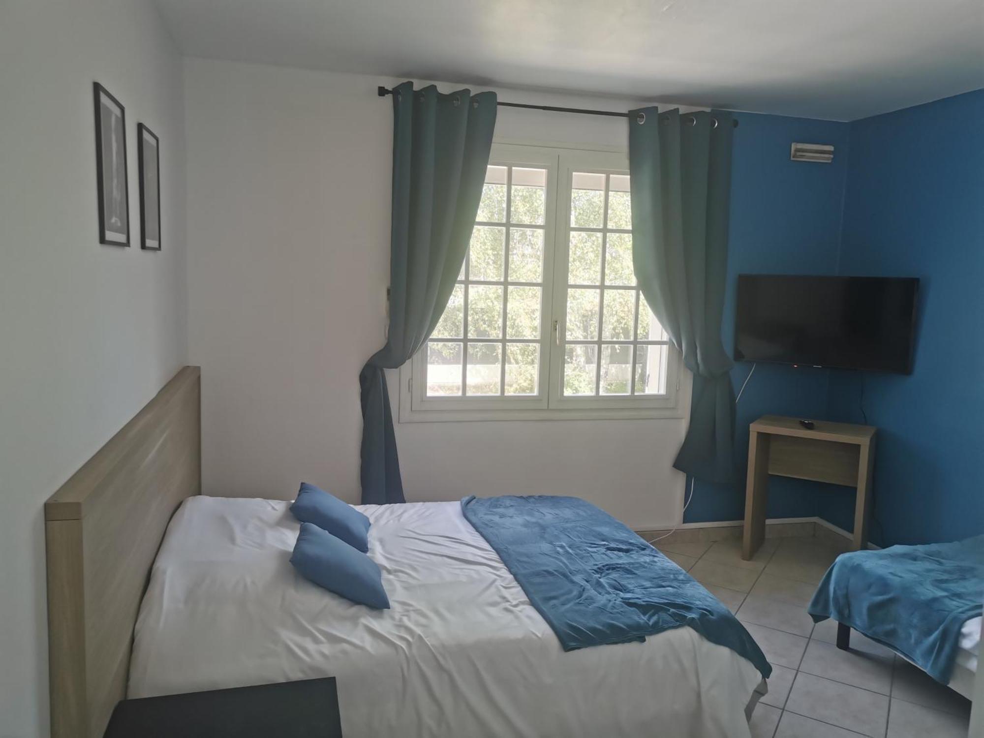 5 , Disneyland - Parking Gratuit - Maison Des Platanes Apartment Meaux